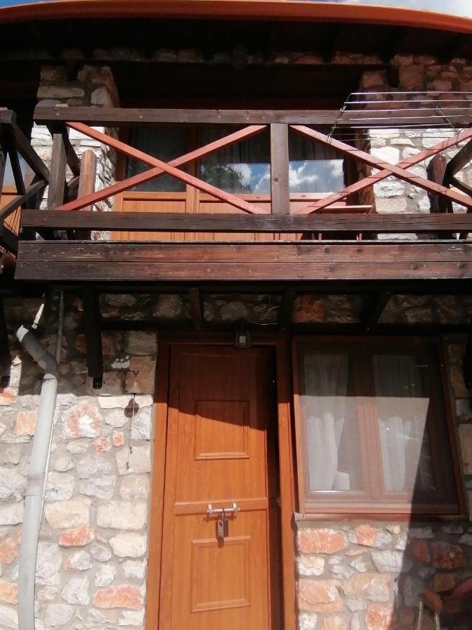 Traditional Stone Cottage In Palio Elatohori Bagian luar foto